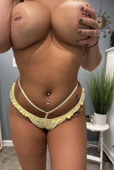 Nacktes geleaktes OnlyFans-Foto von Marcie Mischief