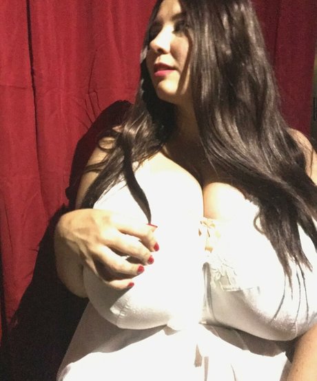 Nacktes geleaktes OnlyFans-Foto von Astrid