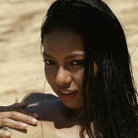 Nacktes geleaktes OnlyFans-Foto von Chloe Saat