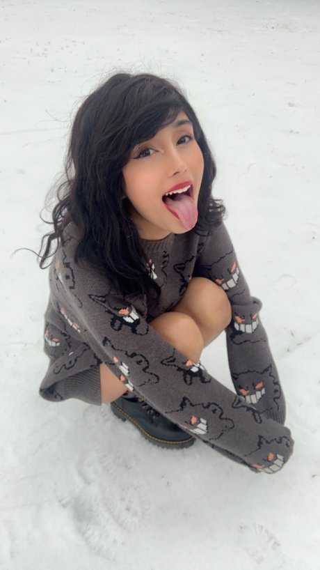 Nacktes geleaktes OnlyFans-Foto von Hinawynne