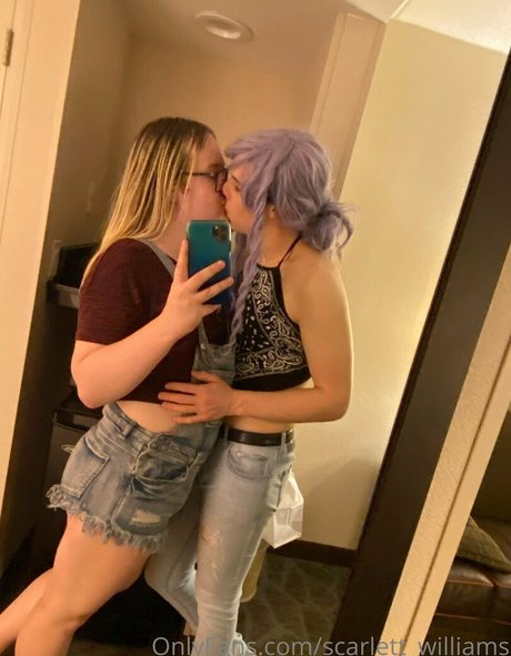 Nacktes geleaktes OnlyFans-Foto von Scarlett Williams