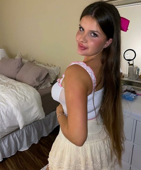 Nacktes geleaktes OnlyFans-Foto von Elizabeth M