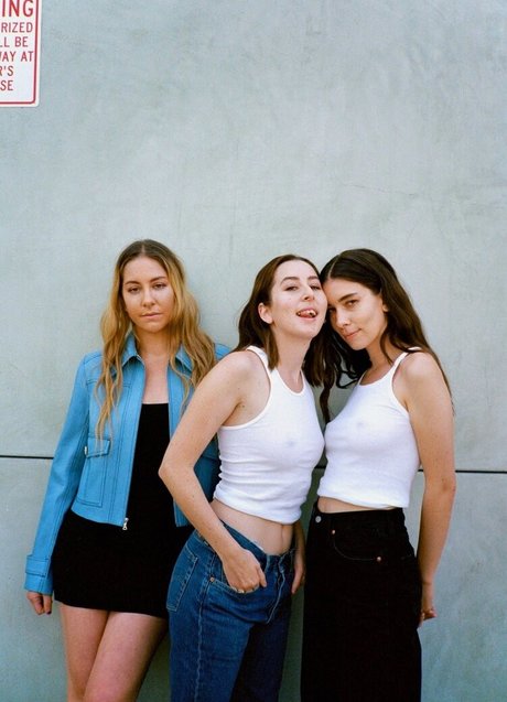 Nacktes geleaktes OnlyFans-Foto von Haim Sisters