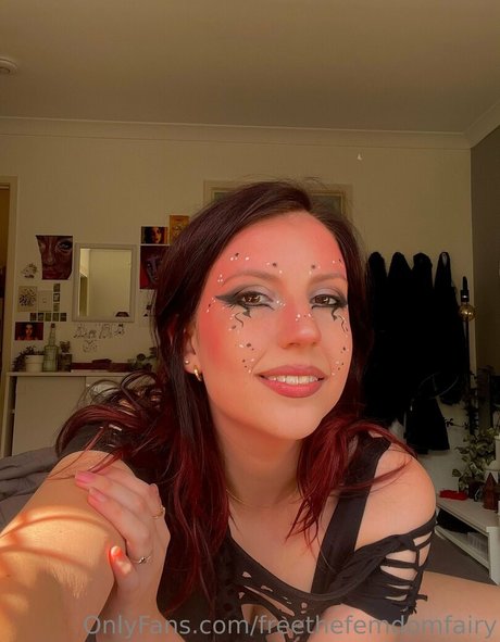 Nacktes geleaktes OnlyFans-Foto von Freethefemdomfairy