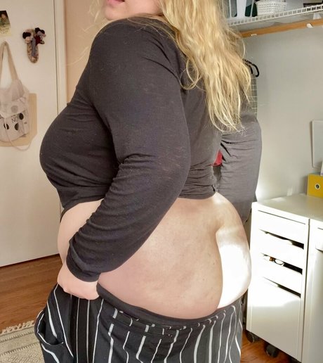 Nacktes geleaktes OnlyFans-Foto von Softnsweeet0