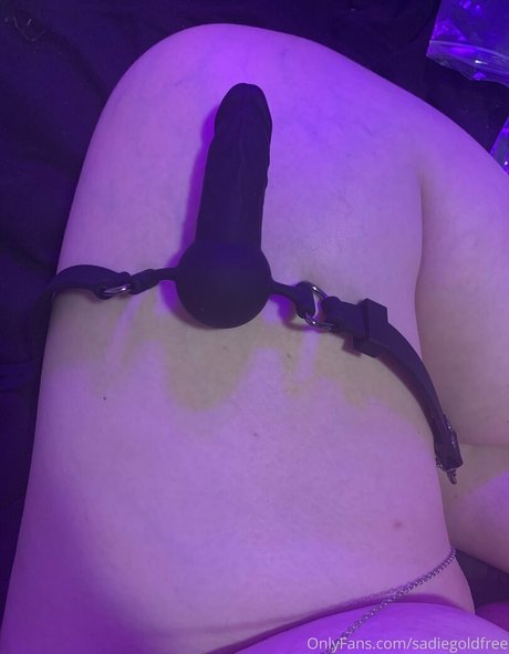 Nacktes geleaktes OnlyFans-Foto von Sadiegoldfree