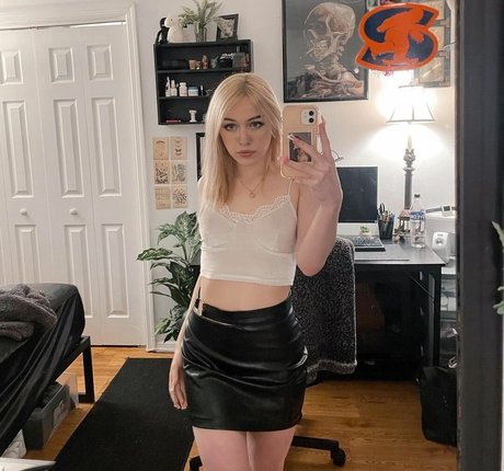 Nacktes geleaktes OnlyFans-Foto von Myahalanna