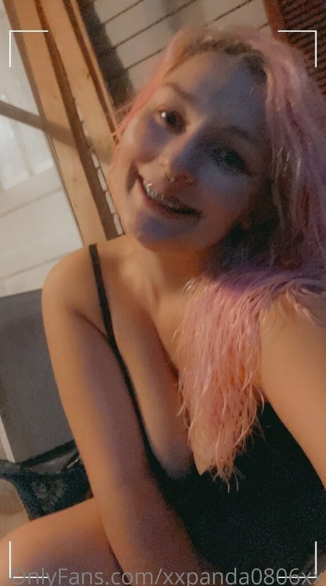 Nacktes geleaktes OnlyFans-Foto von Xxpanda0806xx