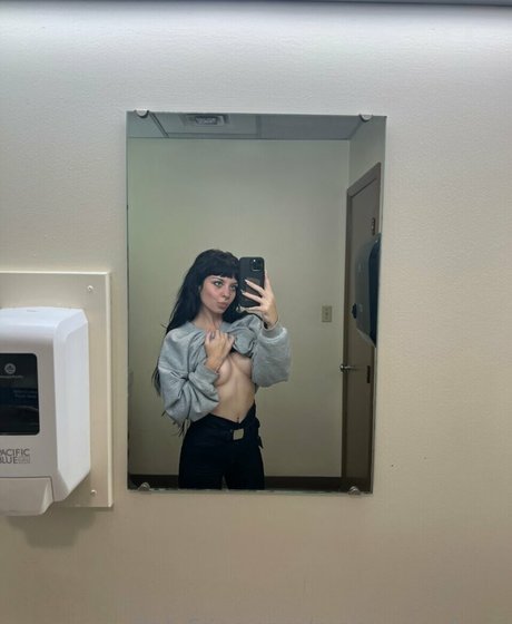 Nacktes geleaktes OnlyFans-Foto von Mercymayhem