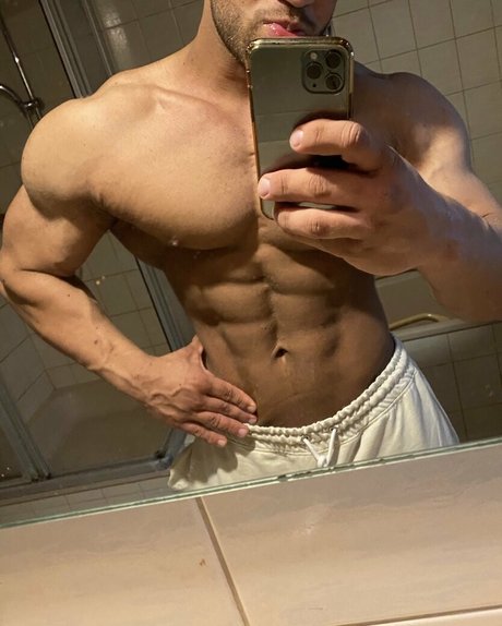 Nacktes geleaktes OnlyFans-Foto von Flexmusclegod