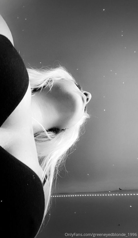 Nacktes geleaktes OnlyFans-Foto von Greeneyedblonde1996