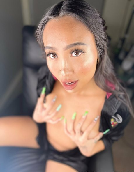 Nacktes geleaktes OnlyFans-Foto von Queen Mai