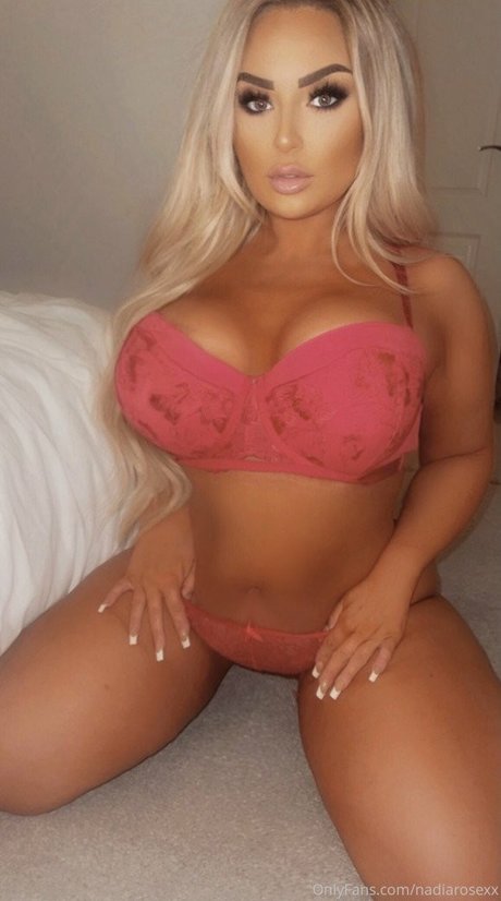 Nacktes geleaktes OnlyFans-Foto von Nadiarose