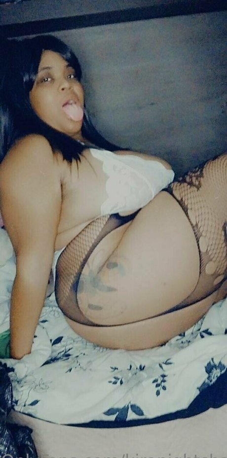 Nacktes geleaktes OnlyFans-Foto von Kiranightshade