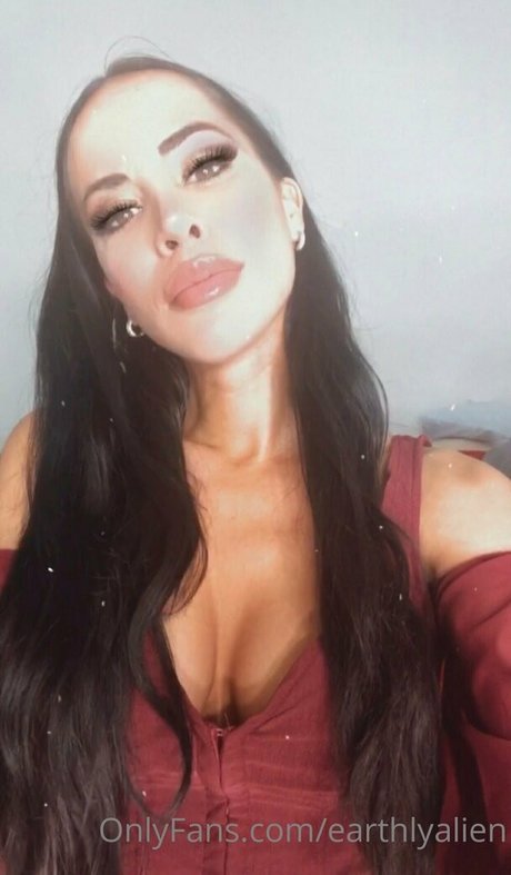 Nacktes geleaktes OnlyFans-Foto von Earthlyalien
