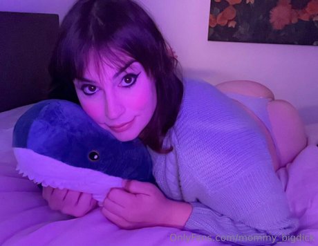 Nacktes geleaktes OnlyFans-Foto von Mommybigdick