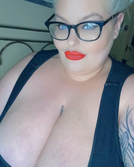 Nacktes geleaktes OnlyFans-Foto von Bustybroganxxx