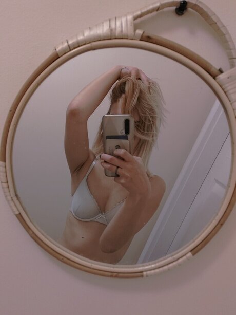 Nacktes geleaktes OnlyFans-Foto von Cordelia