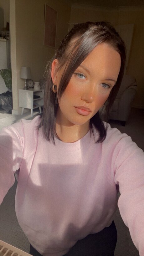 Nacktes geleaktes OnlyFans-Foto von Louisa