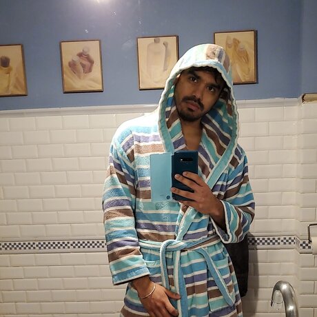 Nacktes geleaktes OnlyFans-Foto von Sexylatinboy
