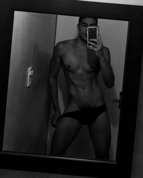 Nacktes geleaktes OnlyFans-Foto von Carlo