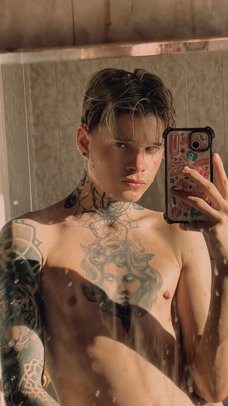 Nacktes geleaktes OnlyFans-Foto von Kizzle