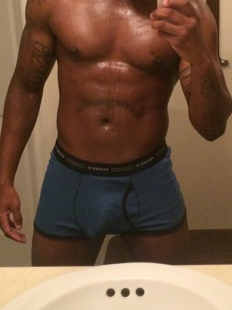 Nacktes geleaktes OnlyFans-Foto von Adonis