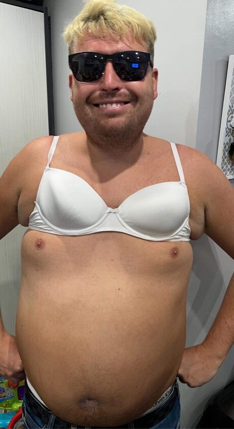 Nacktes geleaktes OnlyFans-Foto von Big Santos
