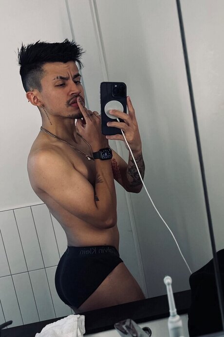 Nacktes geleaktes OnlyFans-Foto von Loverboy05