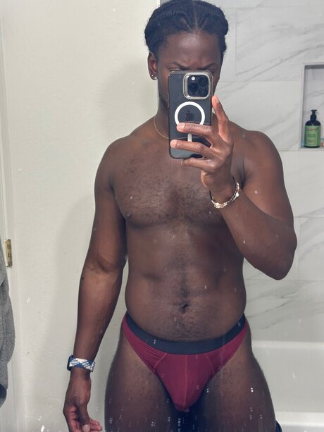 Nacktes geleaktes OnlyFans-Foto von Adonis