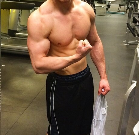 Nacktes geleaktes OnlyFans-Foto von J2rfitness