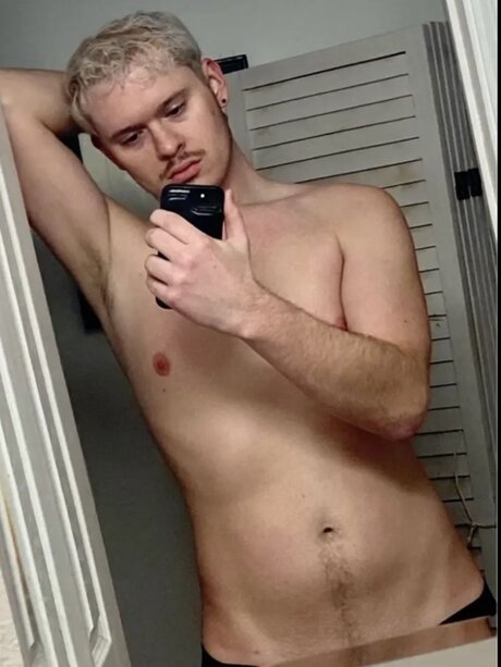 Nacktes geleaktes OnlyFans-Foto von Tony Perretti