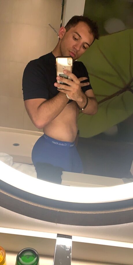 Nacktes geleaktes OnlyFans-Foto von Justin James