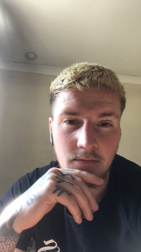 Nacktes geleaktes OnlyFans-Foto von Ryan