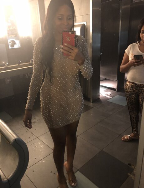 Nacktes geleaktes OnlyFans-Foto von Caramel