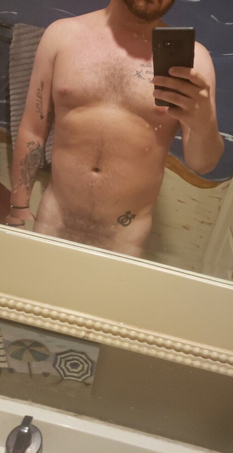 Nacktes geleaktes OnlyFans-Foto von Adam