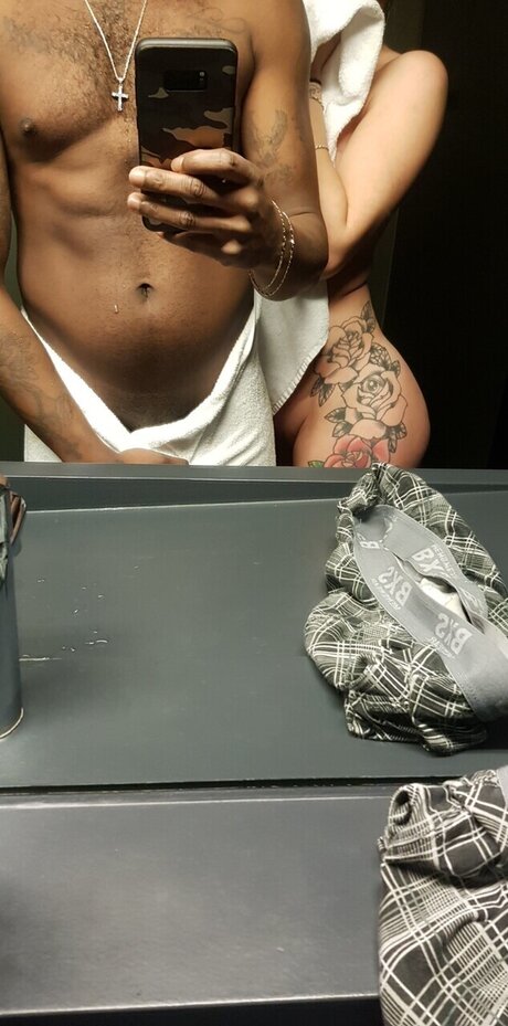 Nacktes geleaktes OnlyFans-Foto von Duopenotti