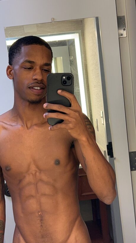 Nacktes geleaktes OnlyFans-Foto von Nate Sims