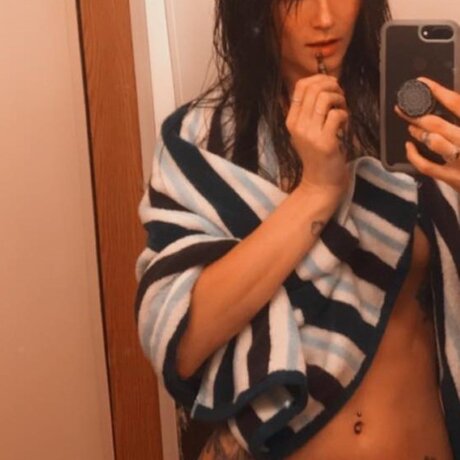 Nacktes geleaktes OnlyFans-Foto von Millie