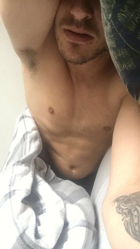 Nacktes geleaktes OnlyFans-Foto von Redhottwink