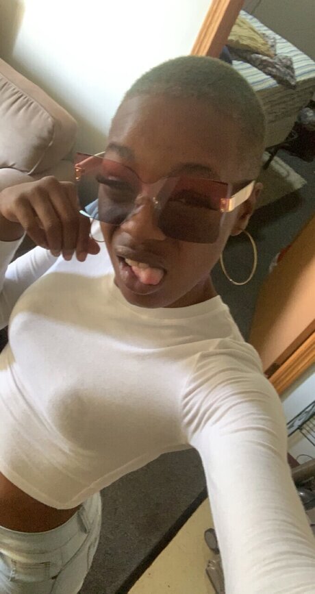 Nacktes geleaktes OnlyFans-Foto von Creamy