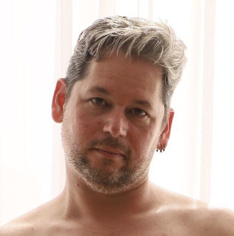 Nacktes geleaktes OnlyFans-Foto von Trav