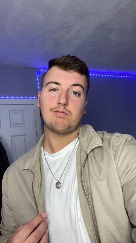 Nacktes geleaktes OnlyFans-Foto von Brandon