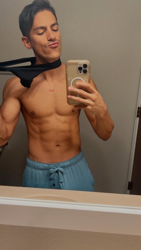 Nacktes geleaktes OnlyFans-Foto von Ossb