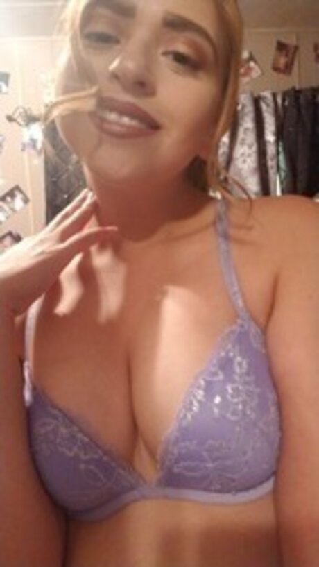 Nacktes geleaktes OnlyFans-Foto von Ronnilove