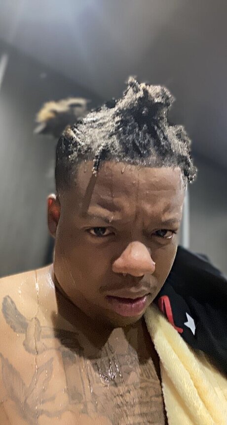 Nacktes geleaktes OnlyFans-Foto von Hottboiiduke