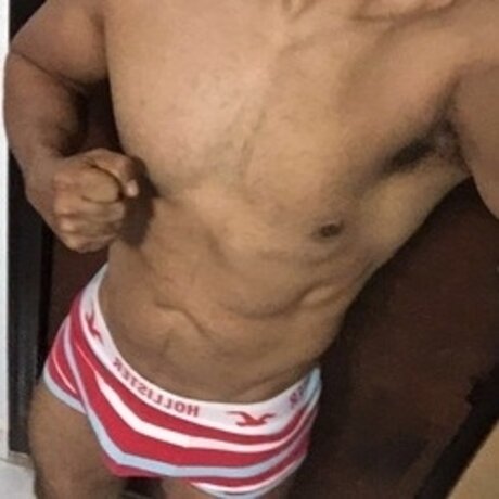 Nacktes geleaktes OnlyFans-Foto von Hugestrong
