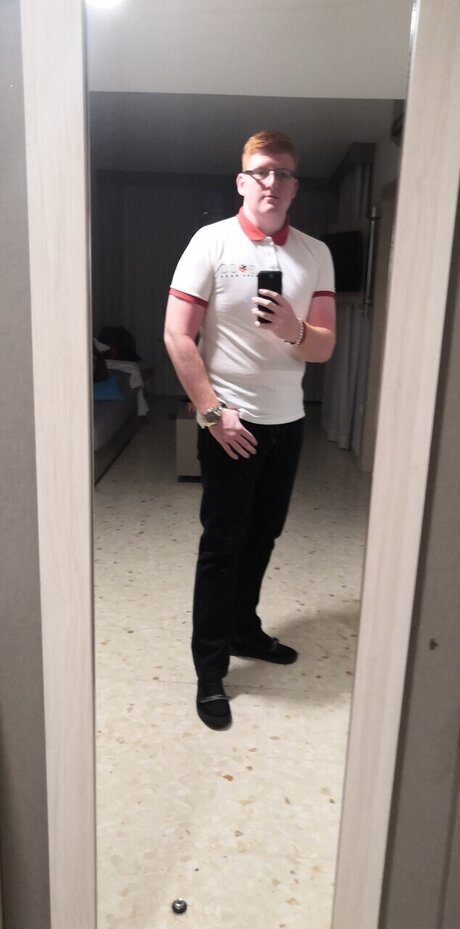 Nacktes geleaktes OnlyFans-Foto von Chris Mcniff