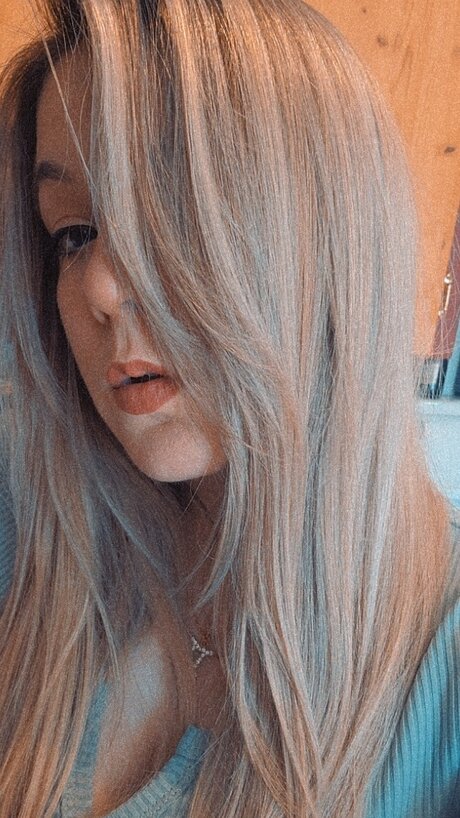 Nacktes geleaktes OnlyFans-Foto von Ellierae