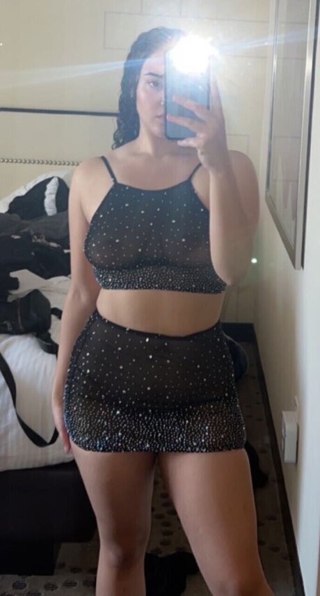 Nacktes geleaktes OnlyFans-Foto von Mikky